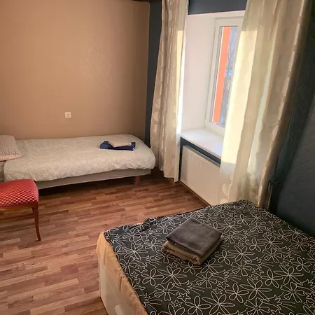 Paerna 4 - Centrum- 2 Bedrooms - 4 Bed * טרטו